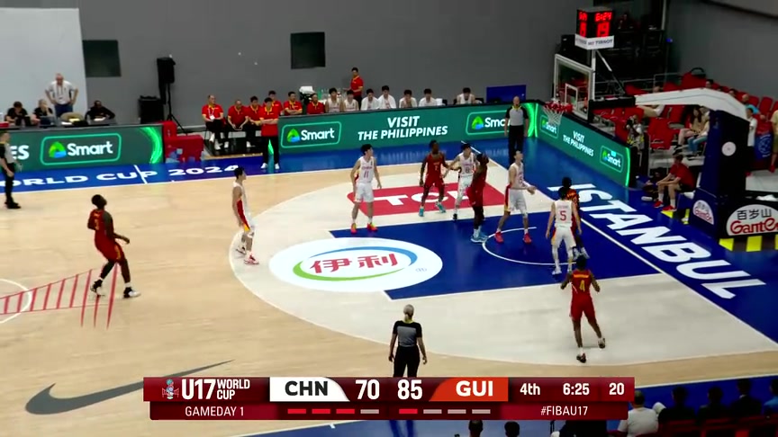 走神了！中国男篮U17被几内亚在篮下轻松上空